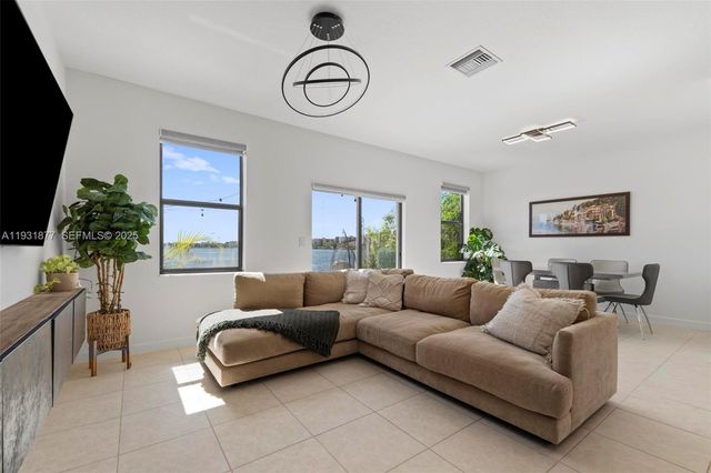 20544 NE 5th Pl 0, Miami, FL 33179