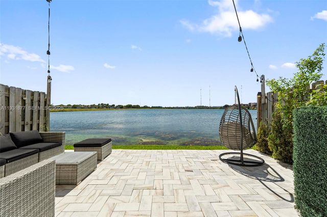 20544 NE 5th Pl 0, Miami, FL 33179