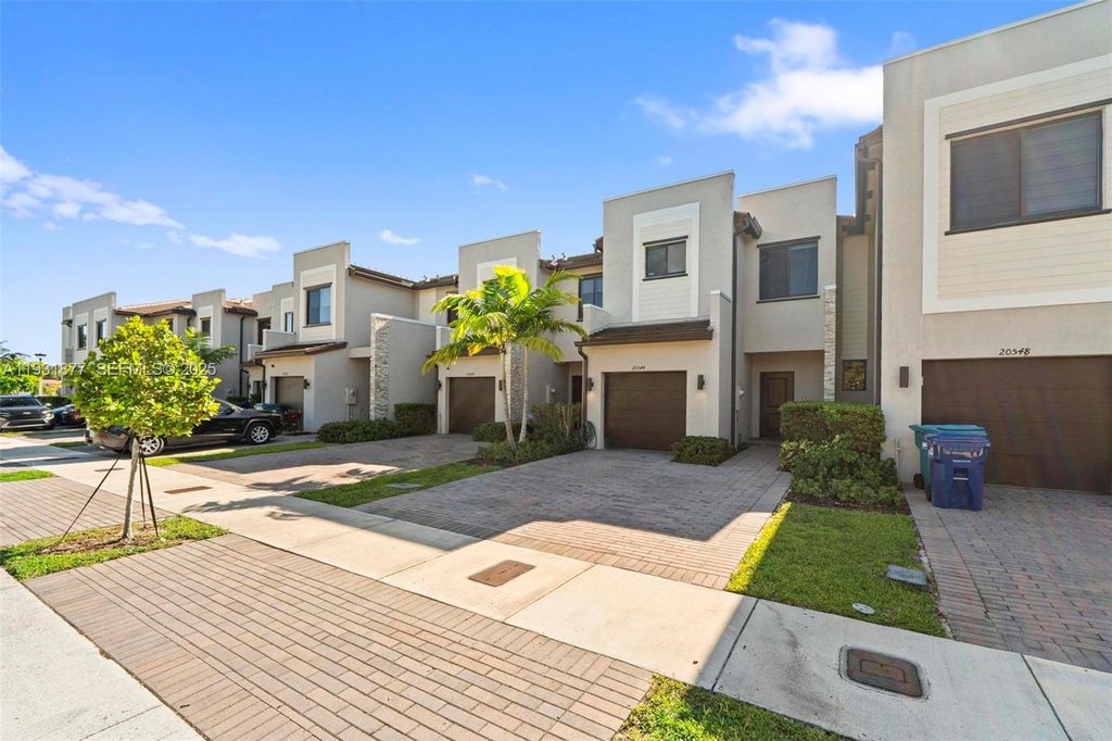 20544 NE 5th Pl 0, Miami, FL 33179