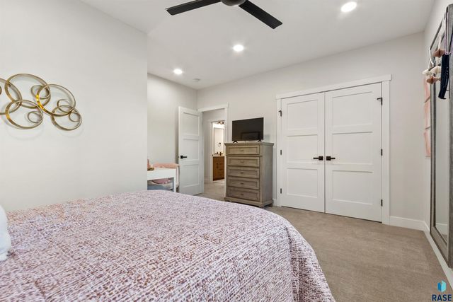 2705 N Pickerel Cir Circle, Tea, SD 57064