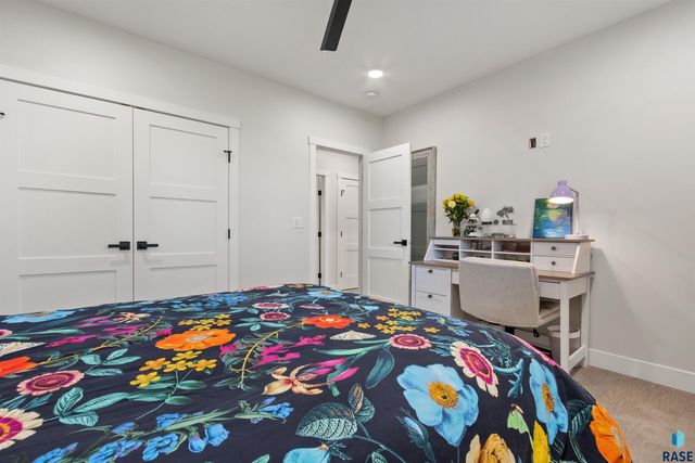 2705 N Pickerel Cir Circle, Tea, SD 57064