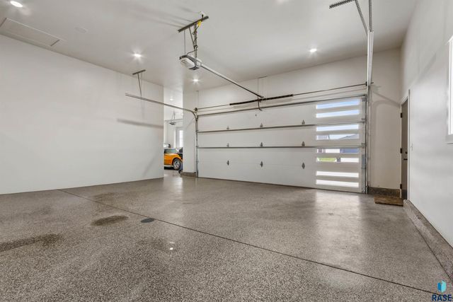 2705 N Pickerel Cir Circle, Tea, SD 57064