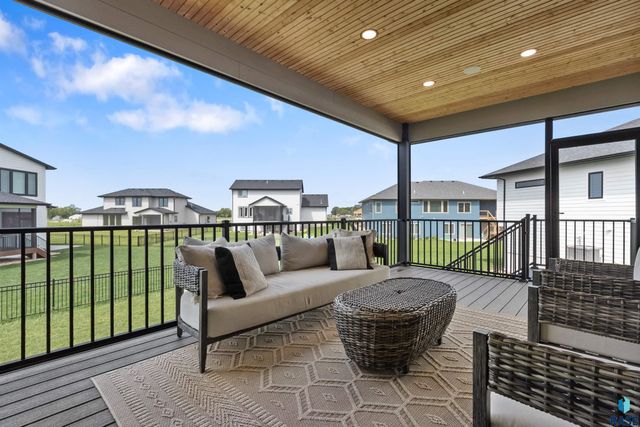 2705 N Pickerel Cir Circle, Tea, SD 57064