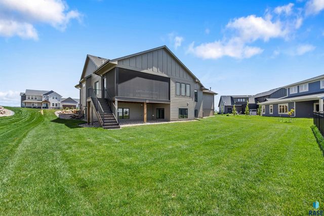 2705 N Pickerel Cir Circle, Tea, SD 57064