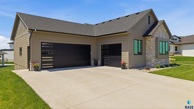 2705 N Pickerel Cir Circle, Tea, SD 57064