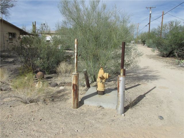 3815 1st Avenue, Yucca, AZ 86438