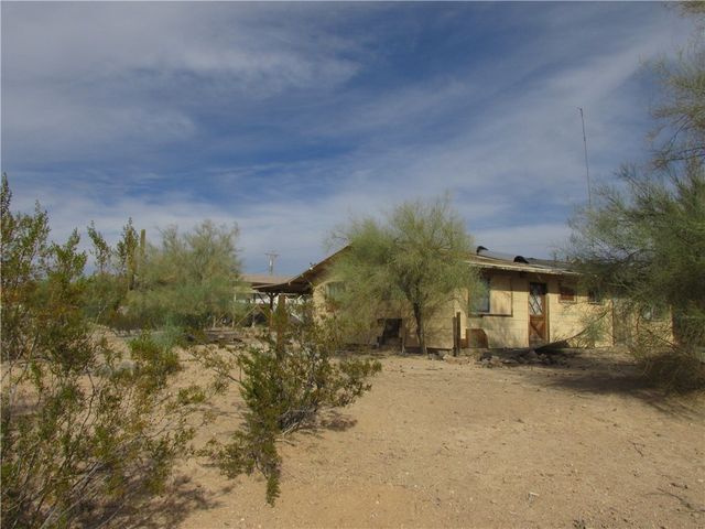 3815 1st Avenue, Yucca, AZ 86438