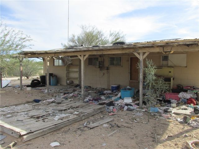 3815 1st Avenue, Yucca, AZ 86438