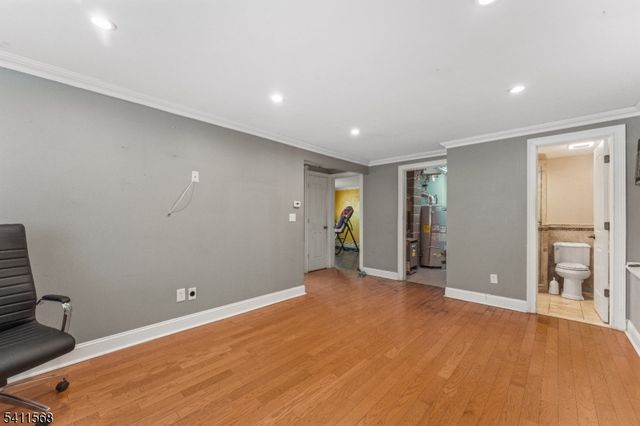 9 Chalen Ct, Pompton Lakes Boro, NJ 07442