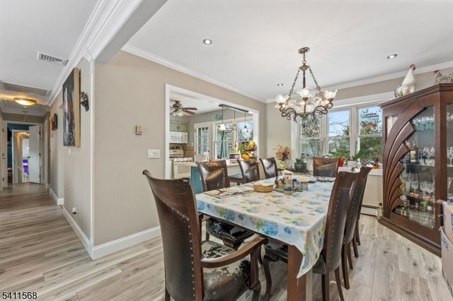 9 Chalen Ct, Pompton Lakes Boro, NJ 07442