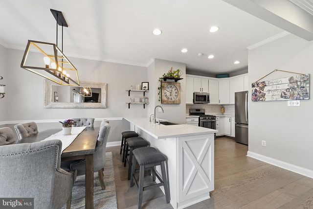 3 GLACIER DR, Berlin, NJ 08009