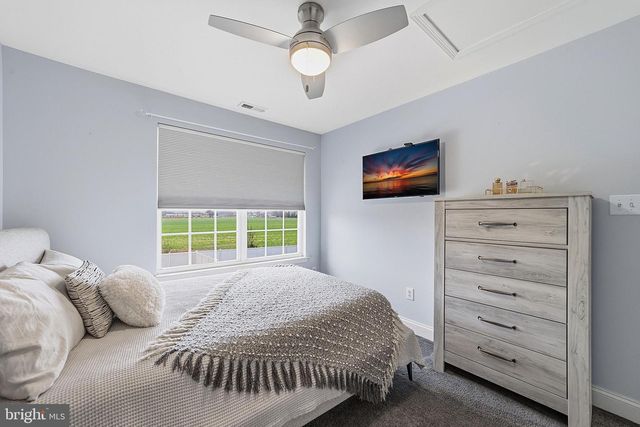 3 GLACIER DR, Berlin, NJ 08009