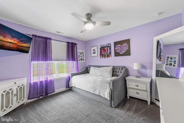 3 GLACIER DR, Berlin, NJ 08009