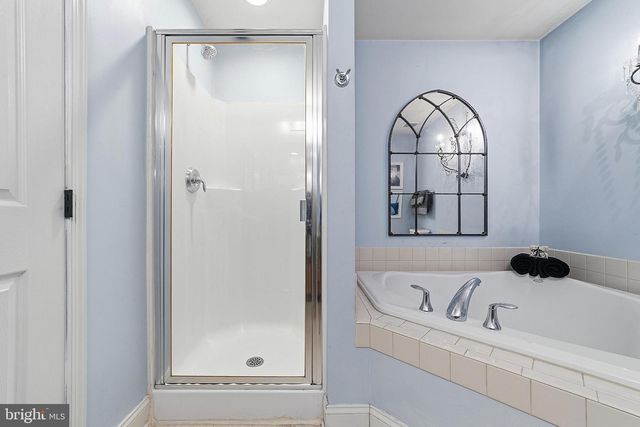 3 GLACIER DR, Berlin, NJ 08009