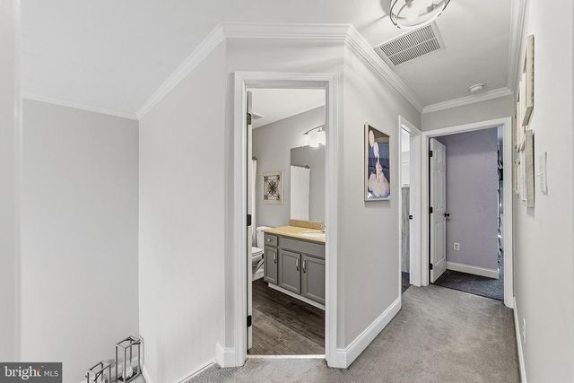 3 GLACIER DR, Berlin, NJ 08009