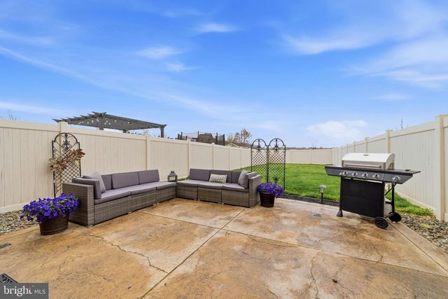 3 GLACIER DR, Berlin, NJ 08009