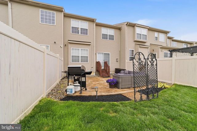 3 GLACIER DR, Berlin, NJ 08009