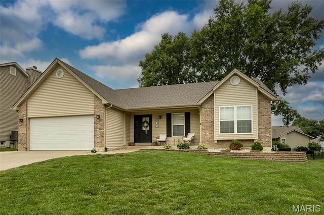512 Brookneal Drive, St Charles, MO 63304