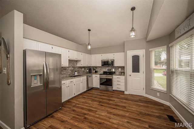 512 Brookneal Drive, St Charles, MO 63304