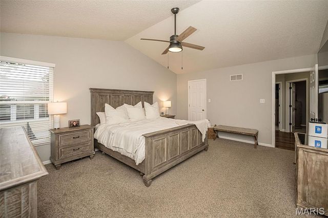 512 Brookneal Drive, St Charles, MO 63304