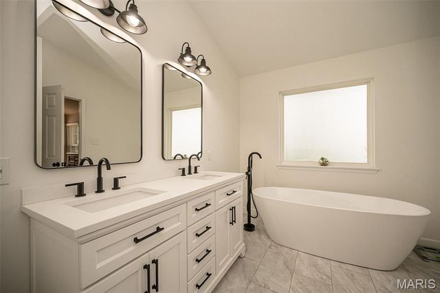 512 Brookneal Drive, St Charles, MO 63304