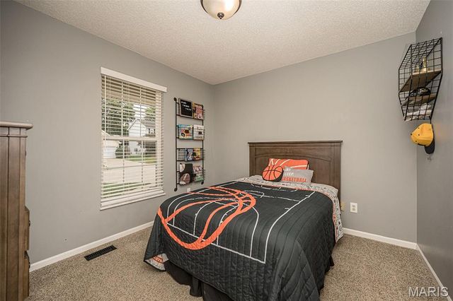 512 Brookneal Drive, St Charles, MO 63304