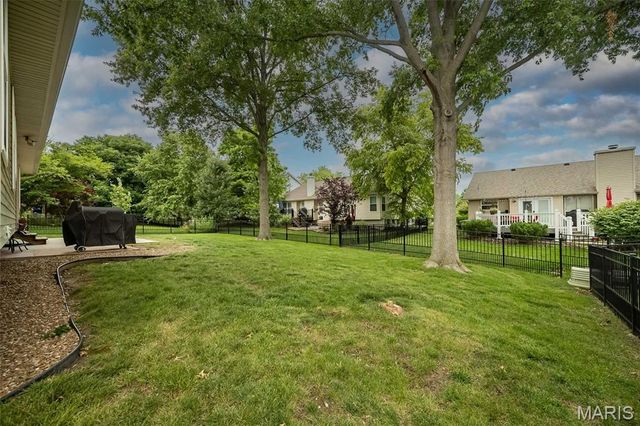 512 Brookneal Drive, St Charles, MO 63304