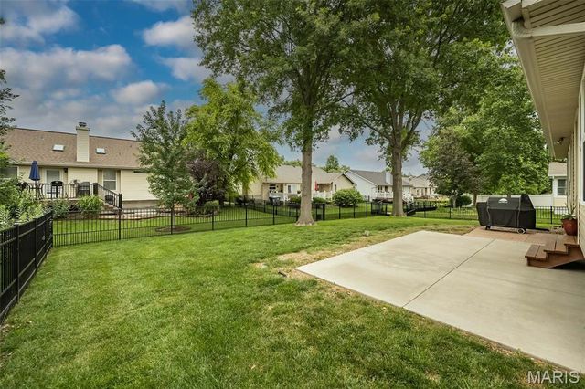 512 Brookneal Drive, St Charles, MO 63304