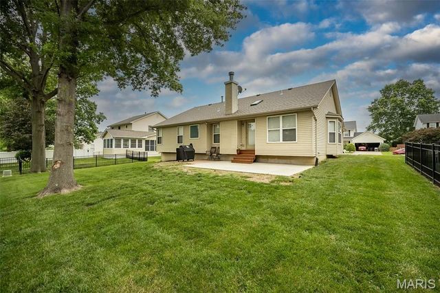 512 Brookneal Drive, St Charles, MO 63304