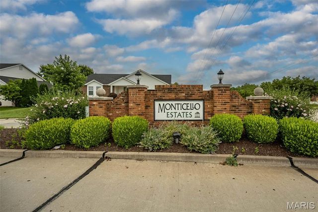 512 Brookneal Drive, St Charles, MO 63304