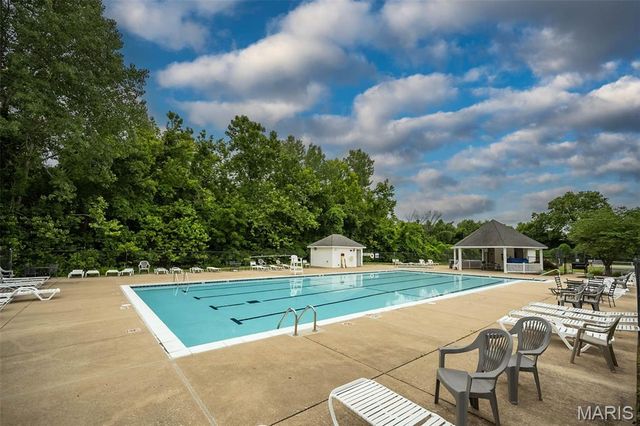 512 Brookneal Drive, St Charles, MO 63304