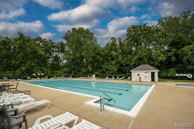 512 Brookneal Drive, St Charles, MO 63304