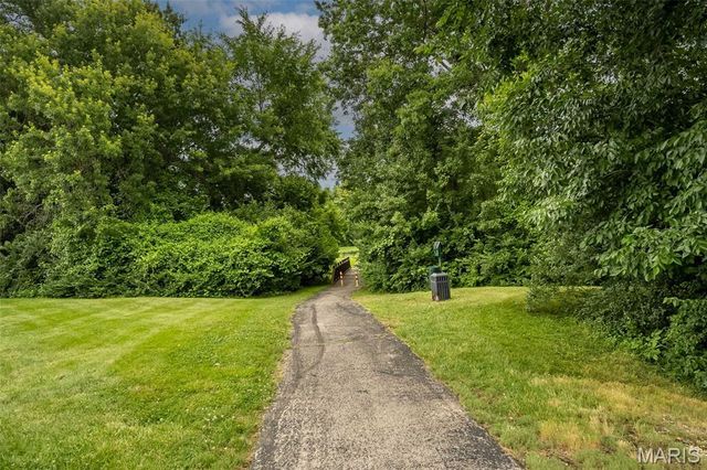 512 Brookneal Drive, St Charles, MO 63304
