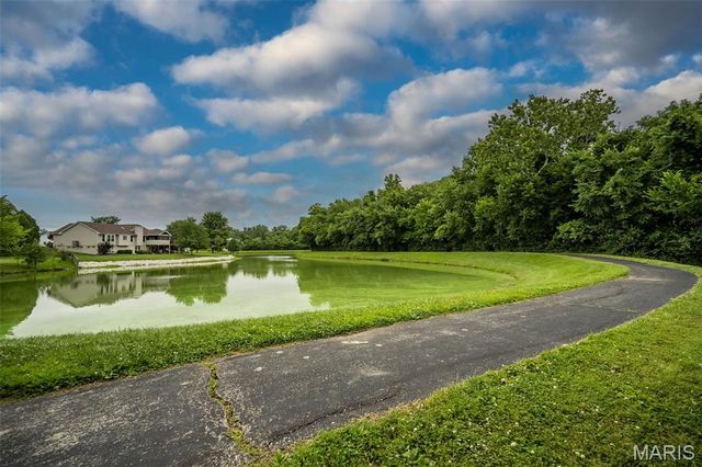512 Brookneal Drive, St Charles, MO 63304