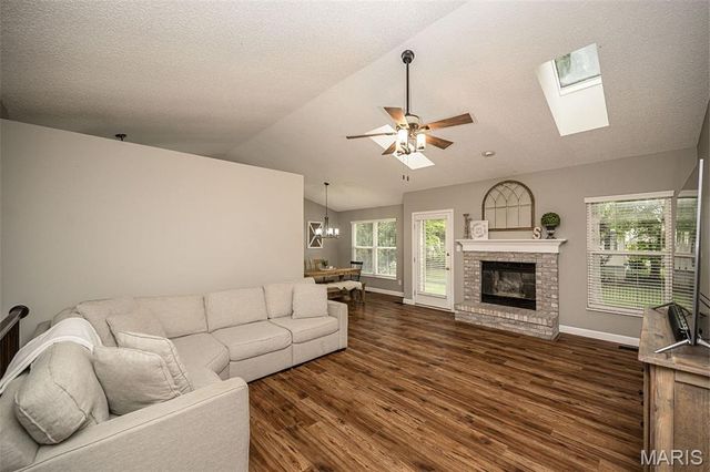 512 Brookneal Drive, St Charles, MO 63304