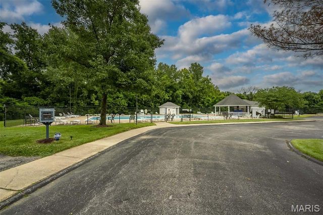 512 Brookneal Drive, St Charles, MO 63304