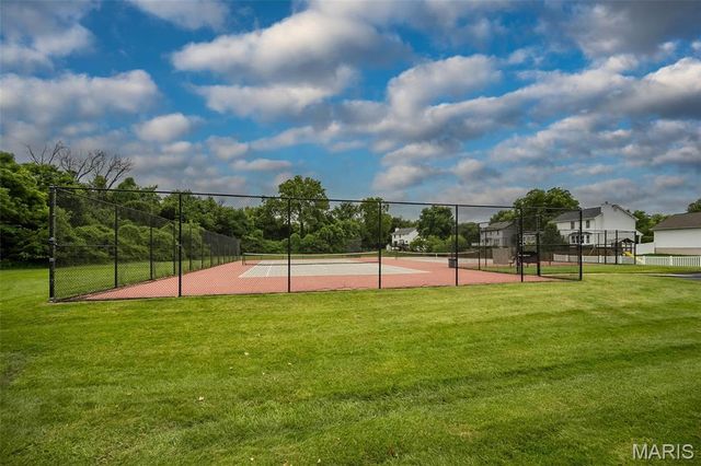 512 Brookneal Drive, St Charles, MO 63304