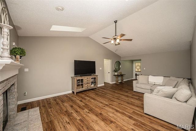 512 Brookneal Drive, St Charles, MO 63304