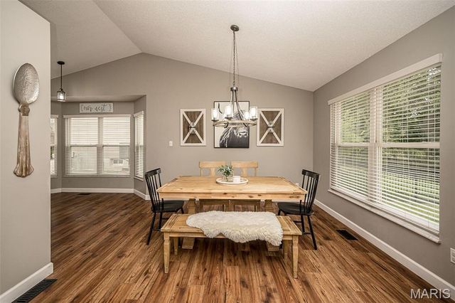 512 Brookneal Drive, St Charles, MO 63304