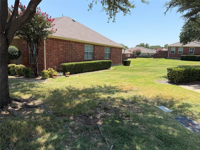 260 Bexar Drive, Lewisville, TX 75067