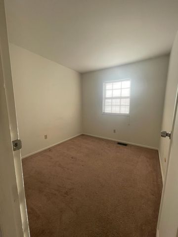 141 Beacon Run W, 26E, Columbus, OH 43228