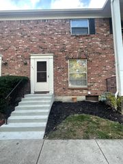 141 Beacon Run W, 26E, Columbus, OH 43228