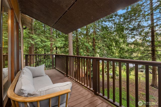 8240 NE Baker Hill Road, Bainbridge Island, WA 98110