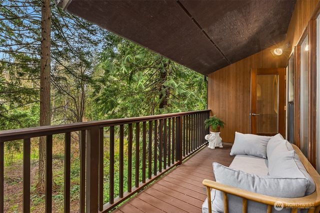 8240 NE Baker Hill Road, Bainbridge Island, WA 98110
