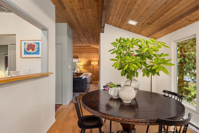 8240 NE Baker Hill Road, Bainbridge Island, WA 98110