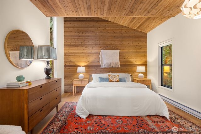 8240 NE Baker Hill Road, Bainbridge Island, WA 98110