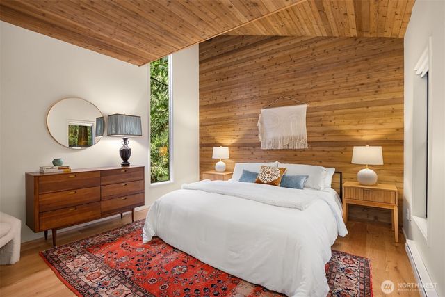 8240 NE Baker Hill Road, Bainbridge Island, WA 98110