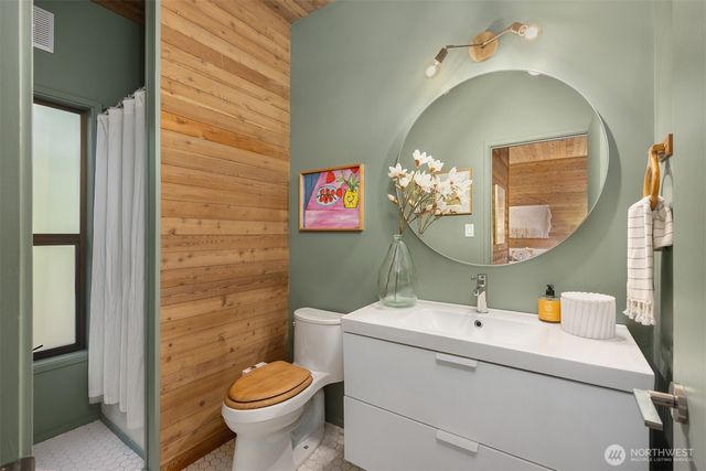 8240 NE Baker Hill Road, Bainbridge Island, WA 98110