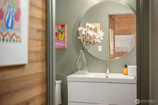 8240 NE Baker Hill Road, Bainbridge Island, WA 98110