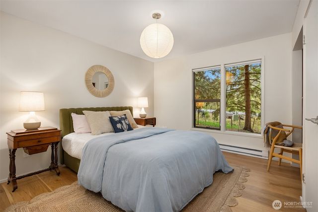 8240 NE Baker Hill Road, Bainbridge Island, WA 98110